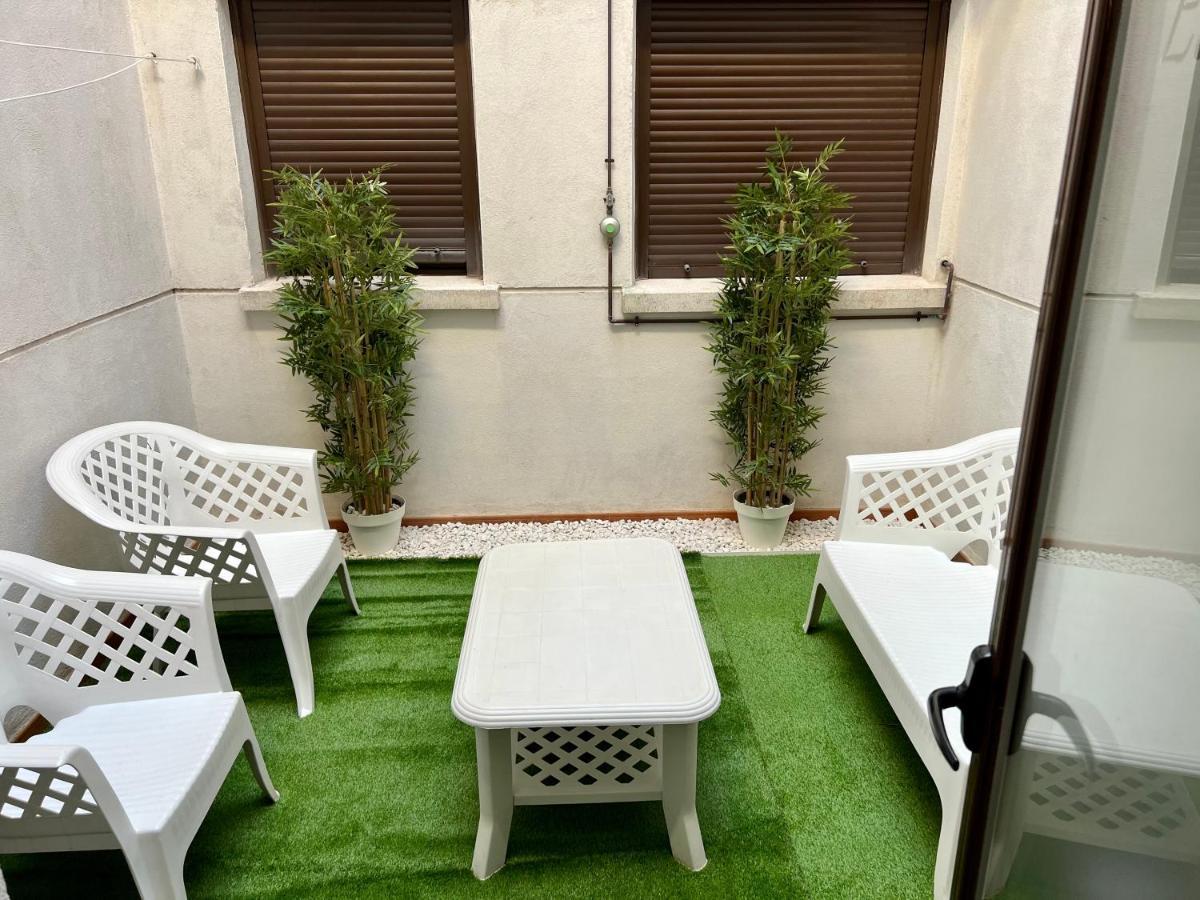 Appartamento Apartamento Eucalipto Sotillo de la Adrada Esterno foto