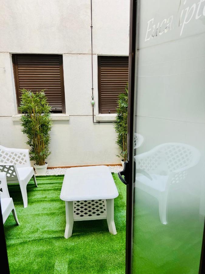 Appartamento Apartamento Eucalipto Sotillo de la Adrada Esterno foto